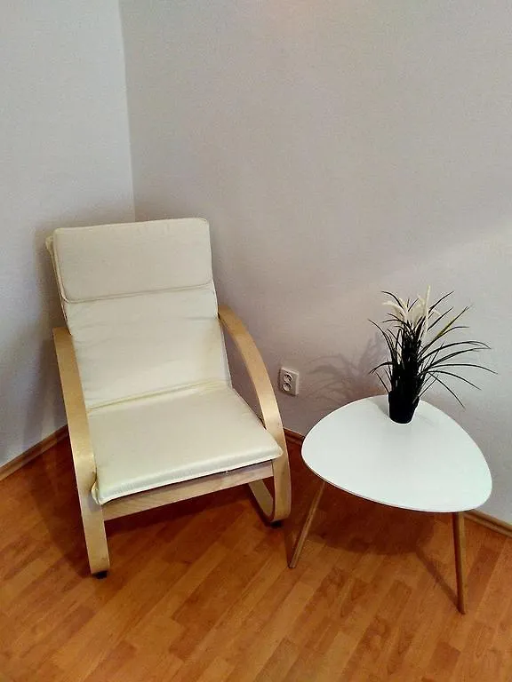 Cozy Apartment Palmovka Πράγα