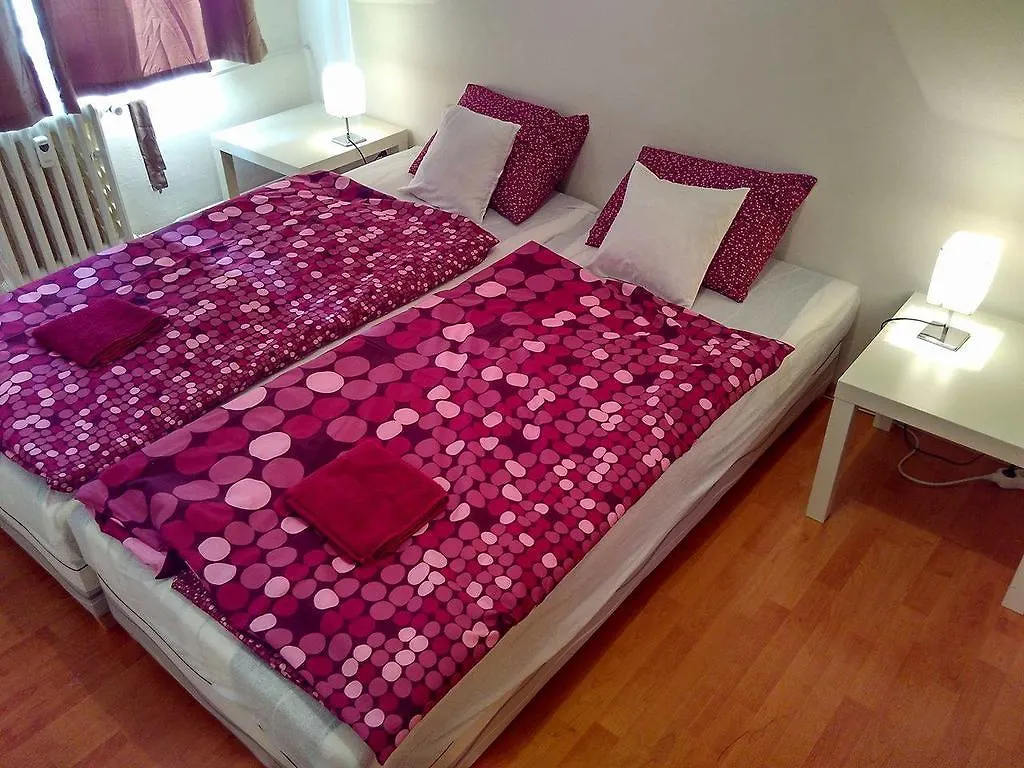 Cozy Apartment Palmovka Πράγα