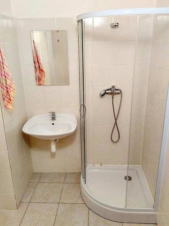 Cozy Apartment Palmovka Πράγα